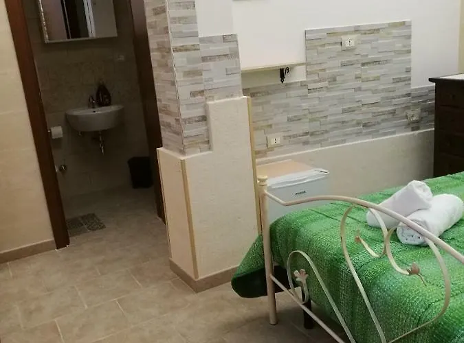 Oda ve Kahvaltı Cala Del Conte 3*