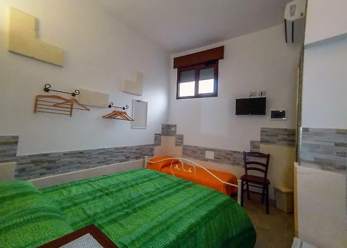 Oda ve Kahvaltı Cala Del Conte 3*